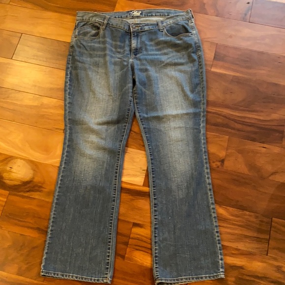 Old Navy Denim - Old Navy The Flirt Jeans Size 16
